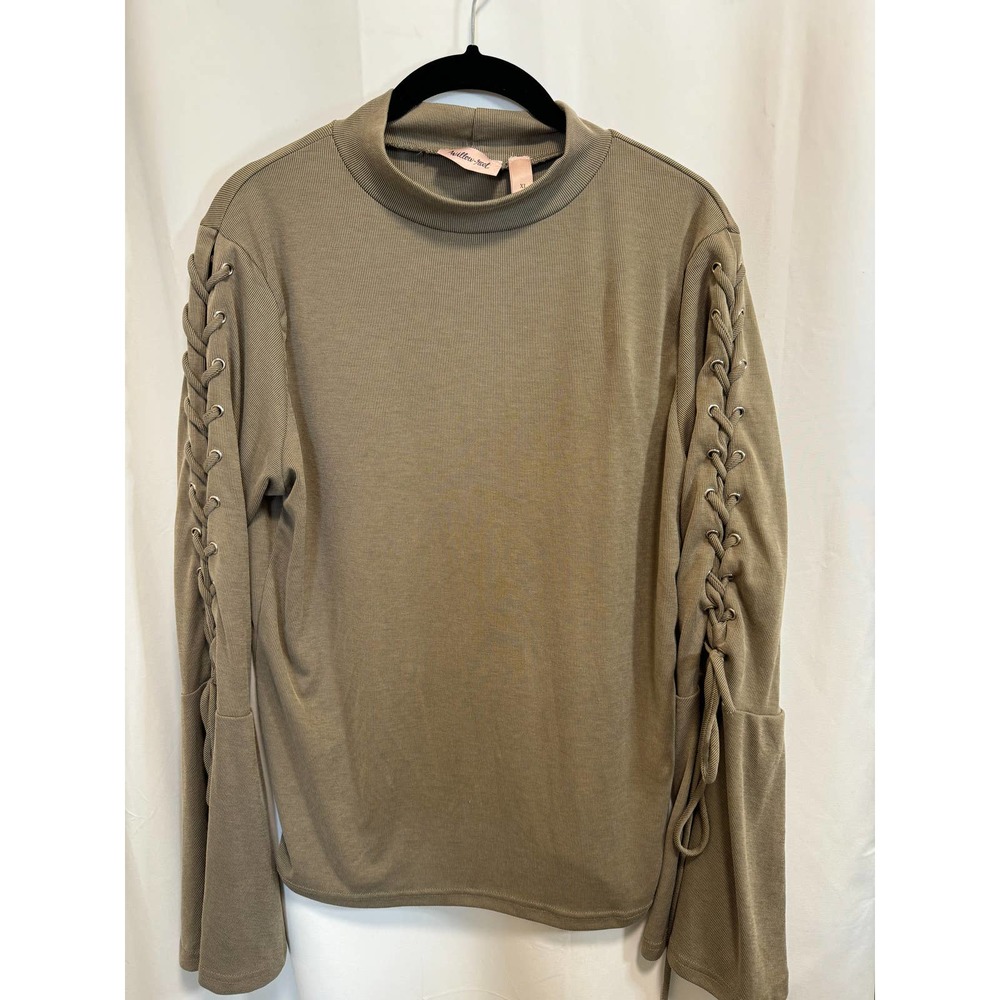 Buckle Willow & Root Long Sleeve Shirt In Sage Green, Women's Blouse